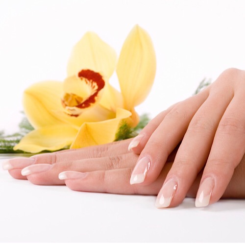 AROMA SPA & NAILS - manicure